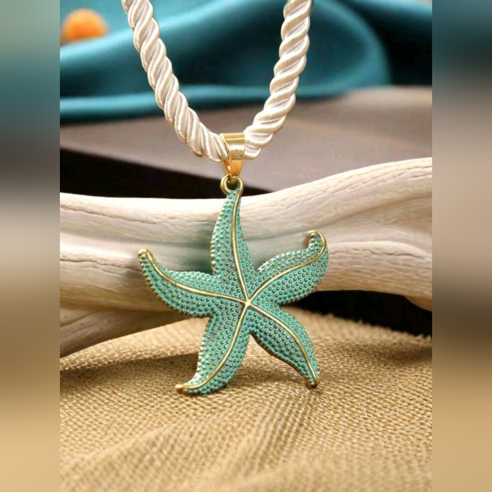 Trending Elegant Starfish Pendant Necklace - Picture 8 of 11